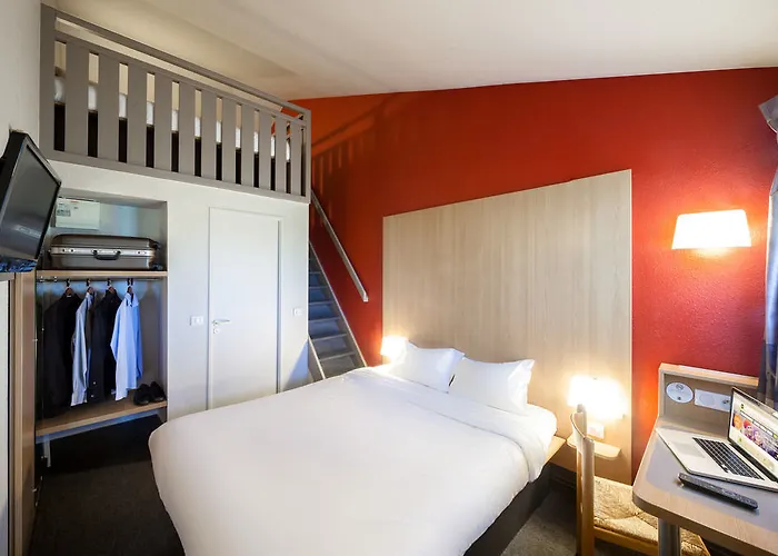 B&B Hotel Cherbourg Hotel 2*