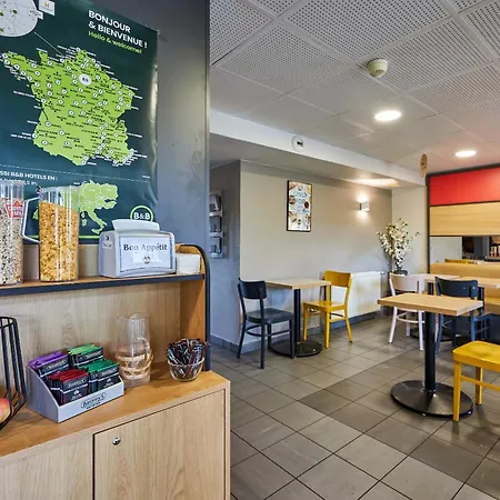 B&B Hotel Cherbourg 호텔 2*