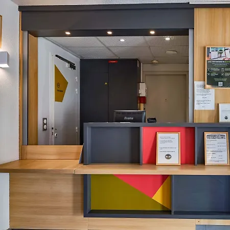 B&B Hotel Cherbourg 호텔 2*