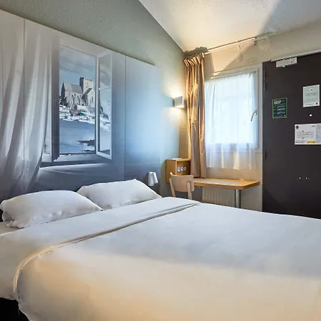 B&B Hotel Cherbourg 호텔 2*