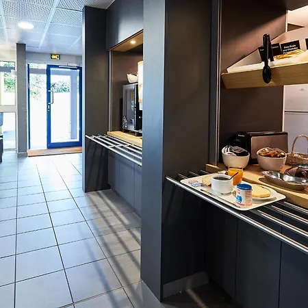 B&B Hotel Cherbourg 호텔